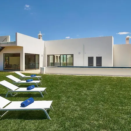 Mercedes Country house